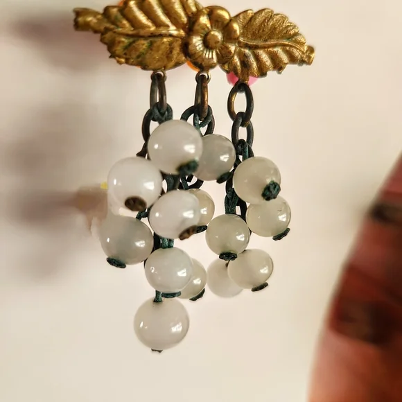 Vintage Mariam Haskell Gold Leaf Brooch with White Beads - Picture 3 of 6